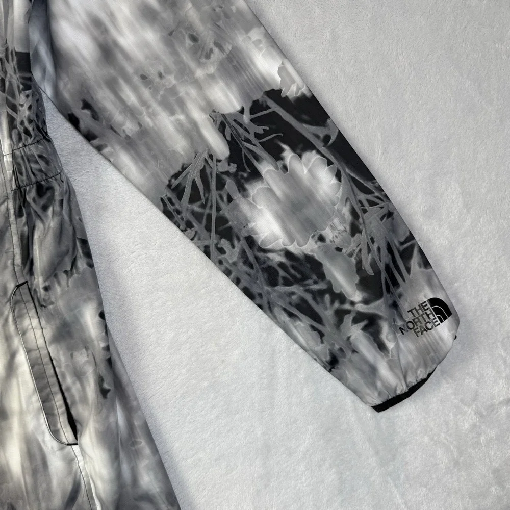 The North Face Flyweight Jacket‎ Women's Small White/Black Tie Dye Hooded Light